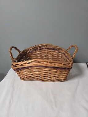 Vintage woven wicker/ ratten basket. Vintage bread basket  Wicker Fruit basket